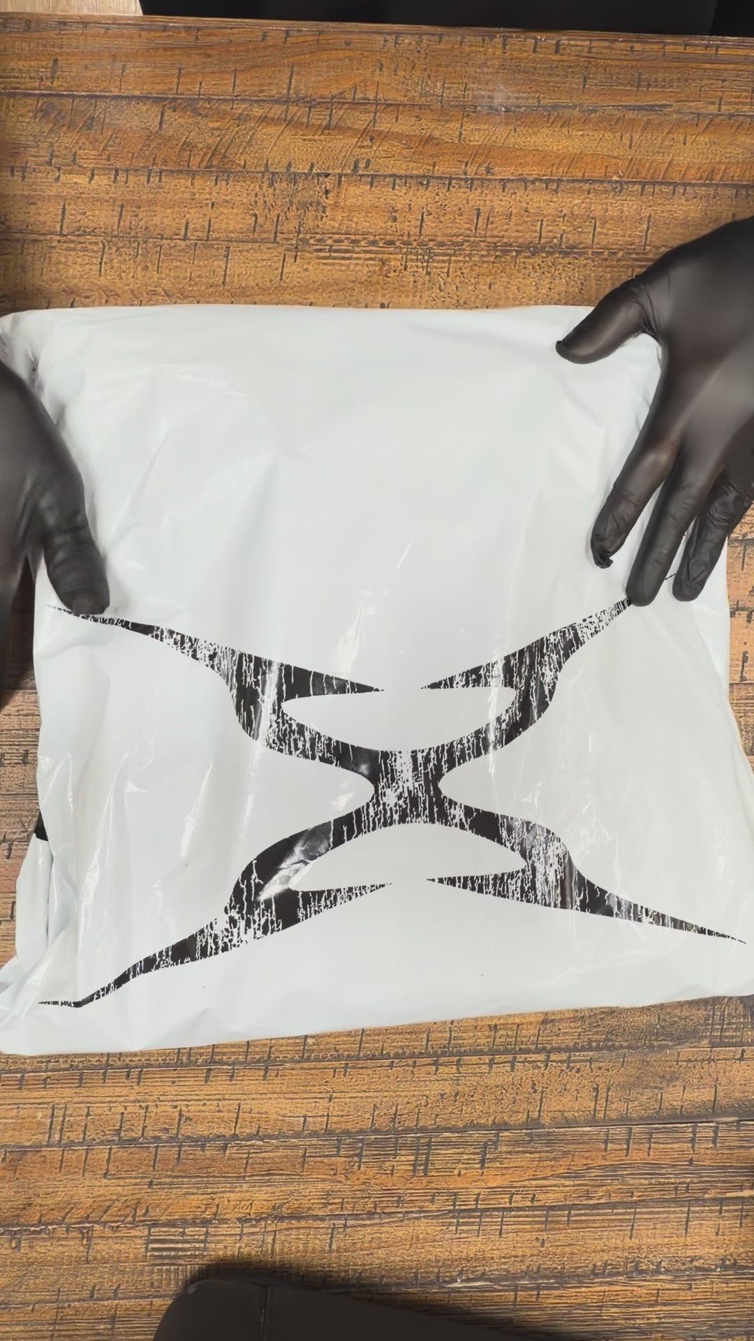 Camiseta XTRANHO Off White